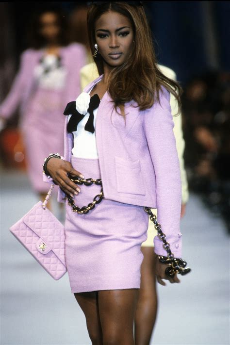 90s chanel supermodel.